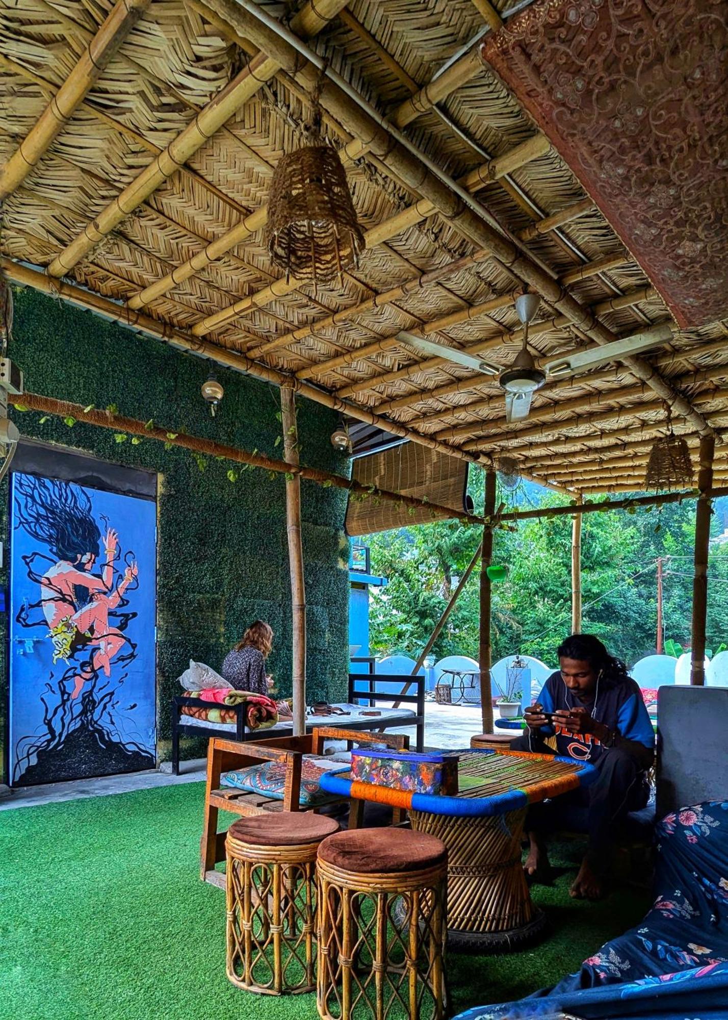 Hobbit House Hostel Rišikéš Exteriér fotografie