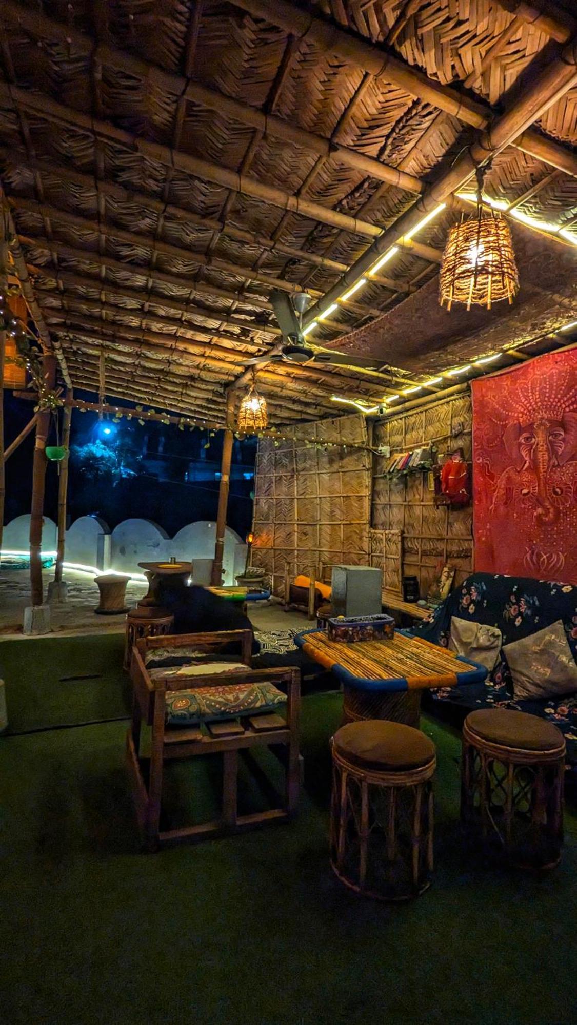 Hobbit House Hostel Rišikéš Exteriér fotografie